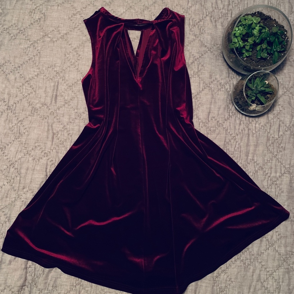 Wine red velvet dress size S